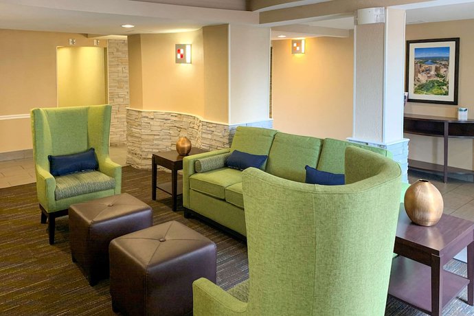 Imagen de los interiores del Hotel Comfort Inn and Suites East Hartford - Hartford. Foto 19