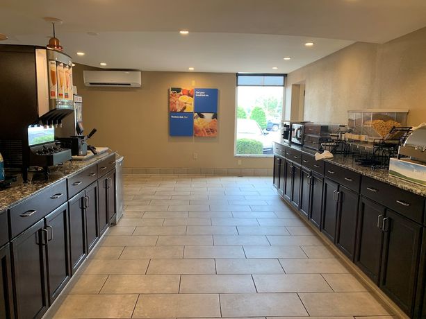 Imagen del bar/restaurante del Hotel Comfort Inn and Suites East Hartford - Hartford. Foto 3