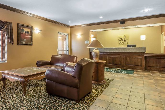 Imagen de los interiores del Hotel Comfort Inn and Suites, Emporia. Foto 19