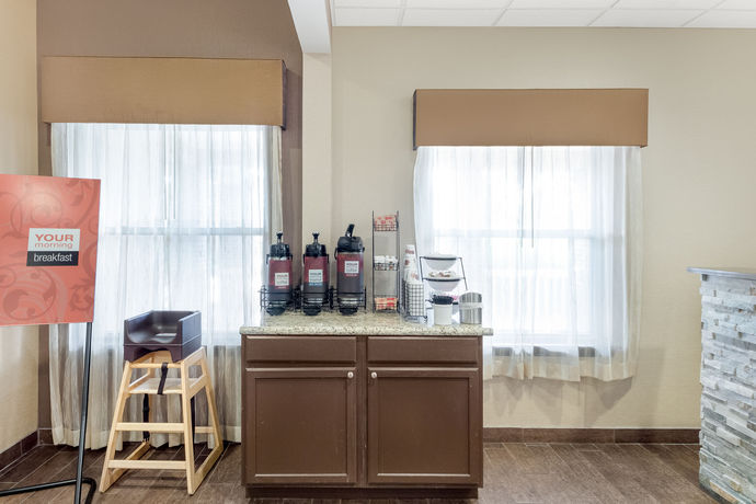 Imagen de los exteriores del Hotel Comfort Inn and Suites Fayetteville - University Area. Foto 12