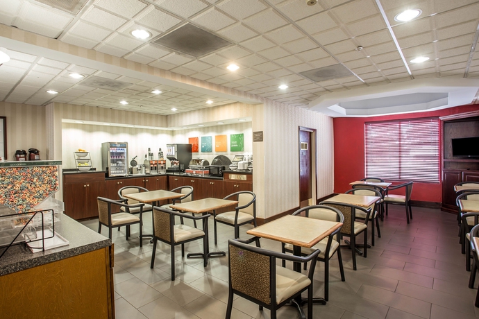 Imagen del bar/restaurante del Hotel Comfort Inn and Suites Ft. Jackson Maingate. Foto 3