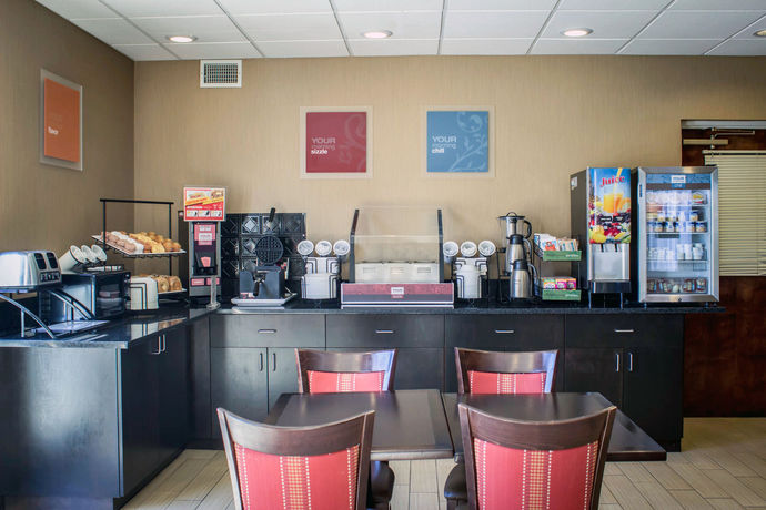 Imagen del bar/restaurante del Hotel Comfort Inn and Suites Fuquay Varina. Foto 5