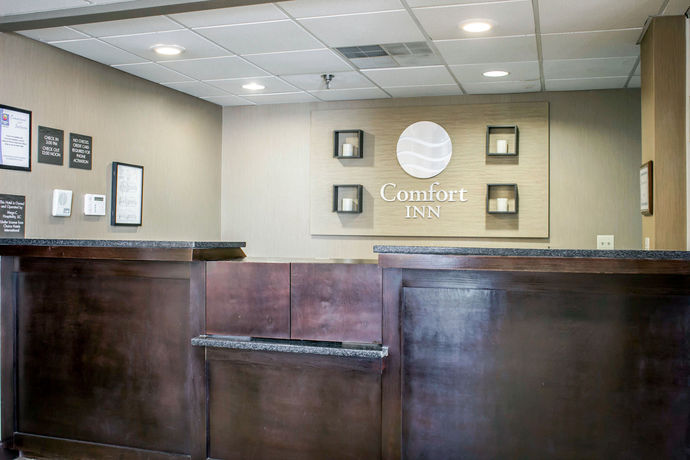 Imagen de los interiores del Hotel Comfort Inn and Suites Fuquay Varina. Foto 16