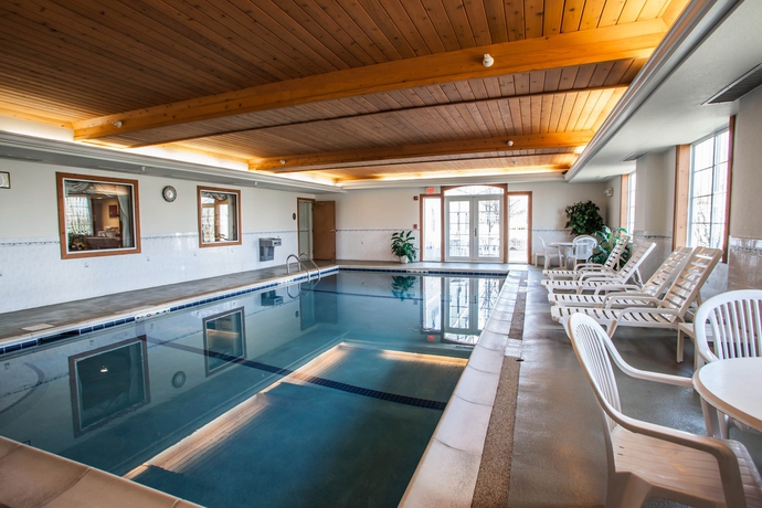 Imagen de la piscina del Hotel Comfort Inn and Suites Geneva - West Chicago. Foto 13