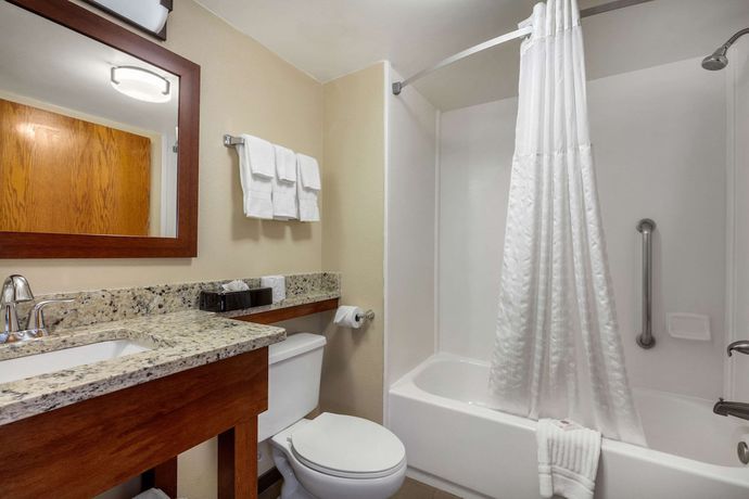Imagen de la habitación del Hotel Comfort Inn and Suites Hamilton Place. Foto 5