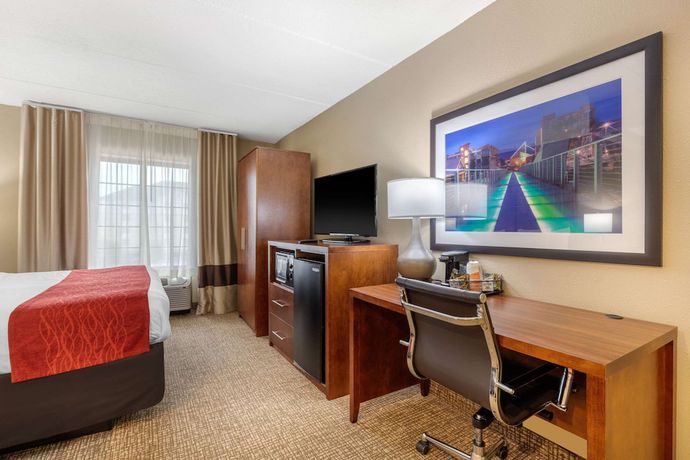 Imagen de la habitación del Hotel Comfort Inn and Suites Hamilton Place. Foto 10