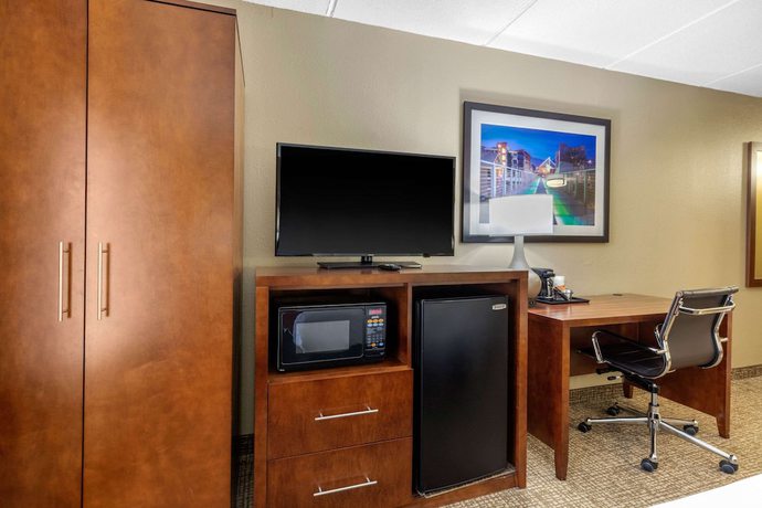 Imagen de la habitación del Hotel Comfort Inn and Suites Hamilton Place. Foto 11