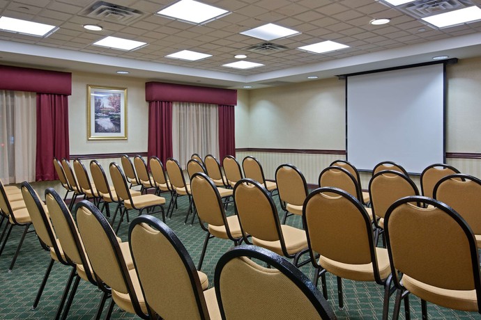 Imagen de los interiores del Hotel Comfort Inn and Suites Hampton Near Coliseum. Foto 10