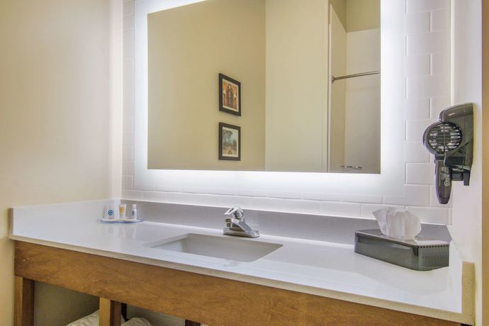 Imagen de la habitación del Hotel Comfort Inn and Suites Harrisburg - Hershey West. Foto 8