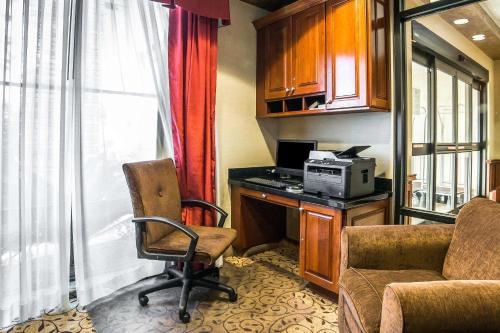 Imagen general del Hotel Comfort Inn and Suites Henderson - Las Vegas. Foto 3