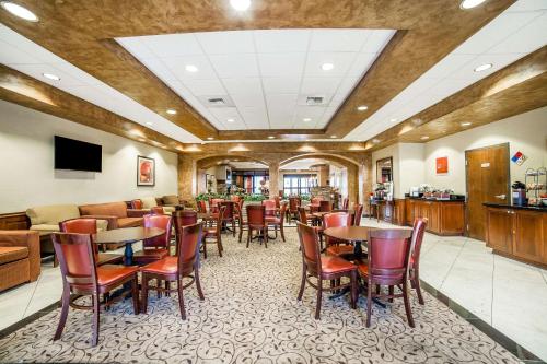 Imagen general del Hotel Comfort Inn and Suites Henderson - Las Vegas. Foto 4