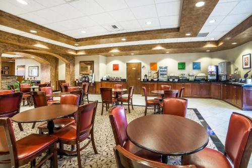 Imagen general del Hotel Comfort Inn and Suites Henderson - Las Vegas. Foto 5