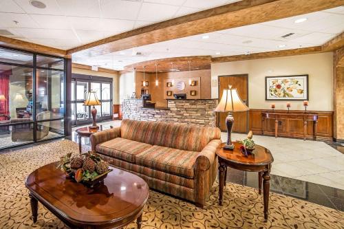 Imagen general del Hotel Comfort Inn and Suites Henderson - Las Vegas. Foto 6