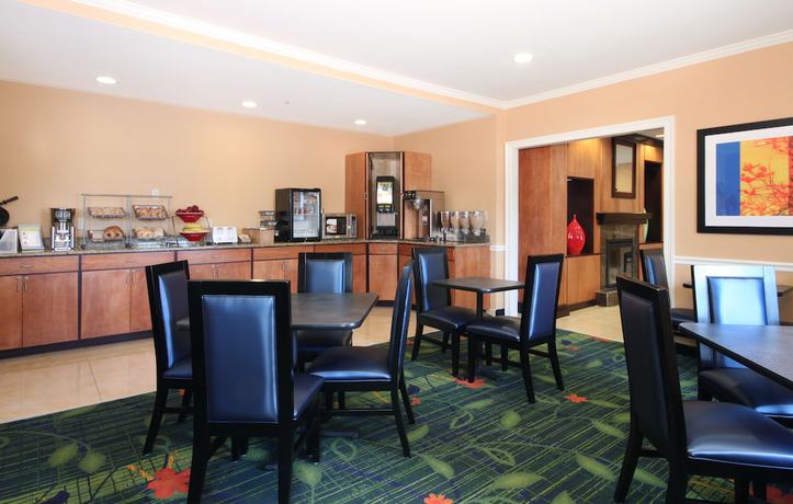 Imagen del bar/restaurante del Hotel Comfort Inn and Suites Houma. Foto 3