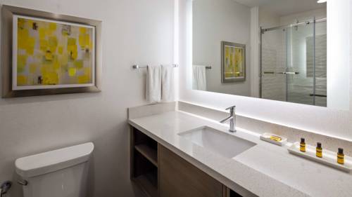 Imagen de la habitación del Hotel Comfort Inn and Suites Houston I-45 North - Iah. Foto 4