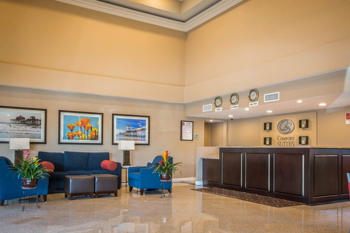 Imagen de los interiores del Hotel Comfort Inn and Suites Huntington Beach. Foto 11