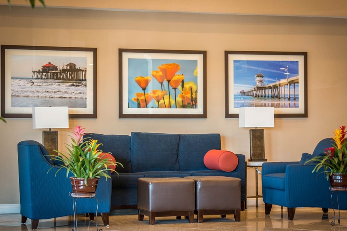 Imagen de los interiores del Hotel Comfort Inn and Suites Huntington Beach. Foto 14