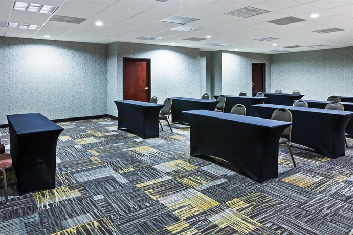 Imagen de los interiores del Hotel Comfort Inn and Suites Irving Las Colinas DFW. Foto 15