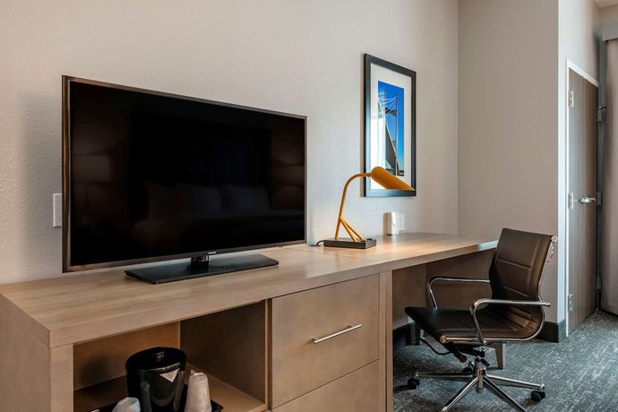 Imagen de la habitación del Hotel Comfort Inn and Suites Jacksonville - Orange Park Near Naval Air Station. Foto 6
