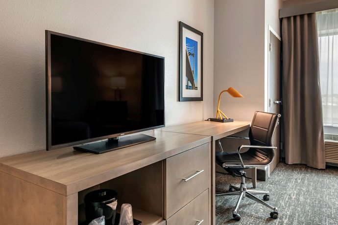 Imagen de la habitación del Hotel Comfort Inn and Suites Jacksonville - Orange Park Near Naval Air Station. Foto 8