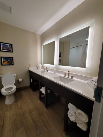 Imagen de la habitación del Hotel Comfort Inn and Suites Jacksonville - Orange Park Near Naval Air Station. Foto 13