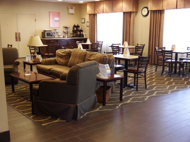 Imagen de los interiores del Hotel Comfort Inn and Suites, Killingly. Foto 18