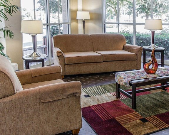 Imagen de los interiores del Hotel Comfort Inn and Suites Lakeland North I-4. Foto 19