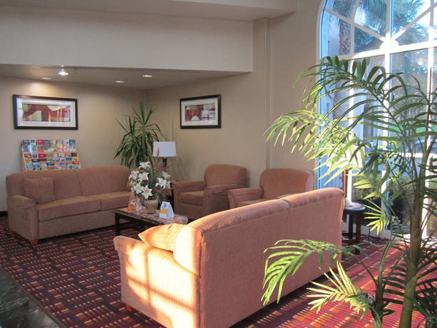 Imagen del bar/restaurante del Hotel Comfort Inn and Suites Lakeland North I-4. Foto 2