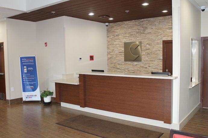 Imagen de los interiores del Hotel Comfort Inn and Suites Lakewood by JBLM. Foto 16