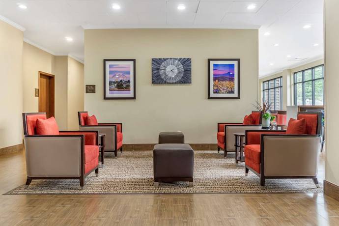 Imagen de los interiores del Hotel Comfort Inn and Suites Lakewood by JBLM. Foto 18