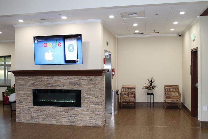 Imagen de los interiores del Hotel Comfort Inn and Suites Lakewood by JBLM. Foto 20
