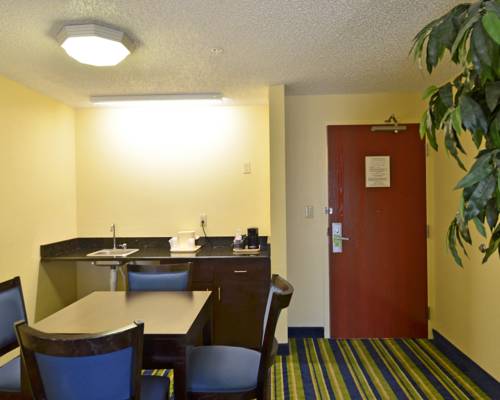 Imagen de la habitación del Hotel Comfort Inn and Suites Lantana - West Palm Beach South. Foto 5