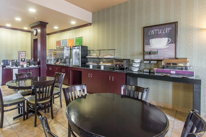 Imagen del bar/restaurante del Hotel Comfort Inn and Suites Levis / Rive Sud Quebec City. Foto 2