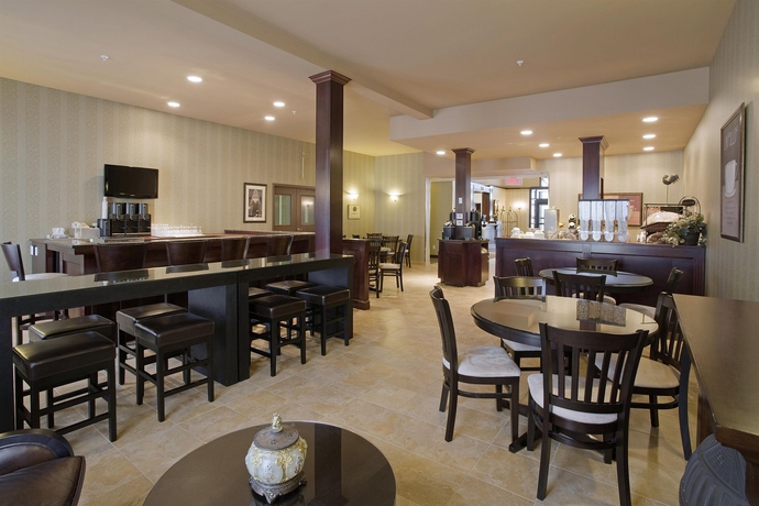 Imagen del bar/restaurante del Hotel Comfort Inn and Suites Levis / Rive Sud Quebec City. Foto 3