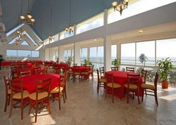 Imagen del bar/restaurante del Hotel Comfort Inn and Suites Levittown. Foto 5