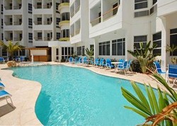 Imagen de la piscina del Hotel Comfort Inn and Suites Levittown. Foto 15