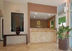 Imagen de los interiores del Hotel Comfort Inn and Suites Levittown. Foto 13