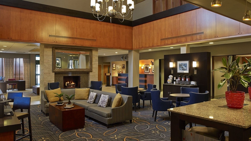Imagen de los interiores del Hotel Comfort Inn and Suites Logan International Airport. Foto 11