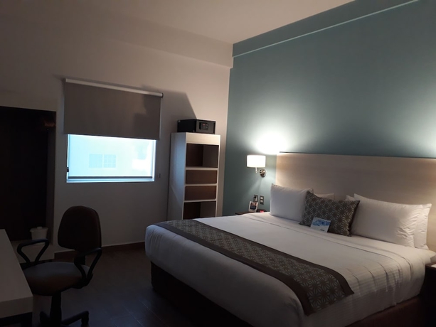 Imagen de la habitación del Hotel Comfort Inn and Suites Los Cabos. Foto 2