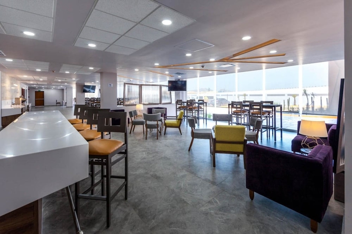 Imagen de los interiores del Hotel Comfort Inn and Suites Los Cabos. Foto 17