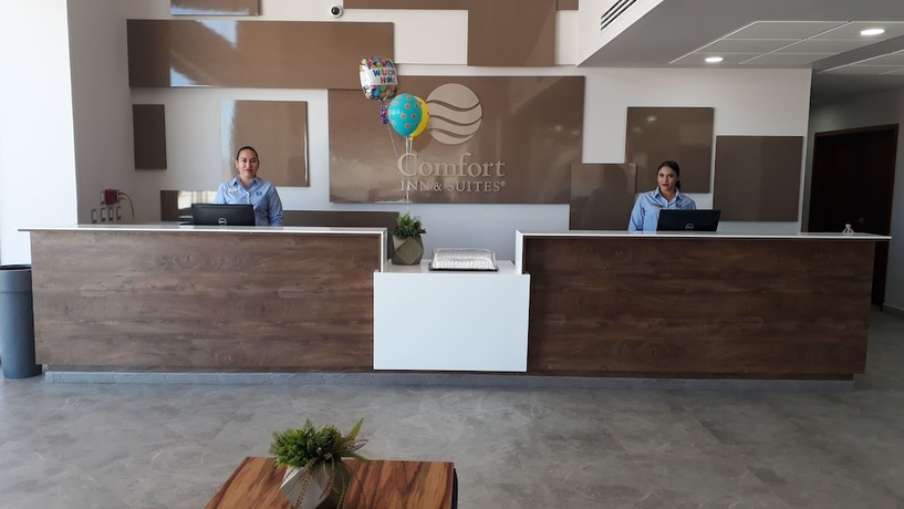 Imagen de los interiores del Hotel Comfort Inn and Suites Los Cabos. Foto 18