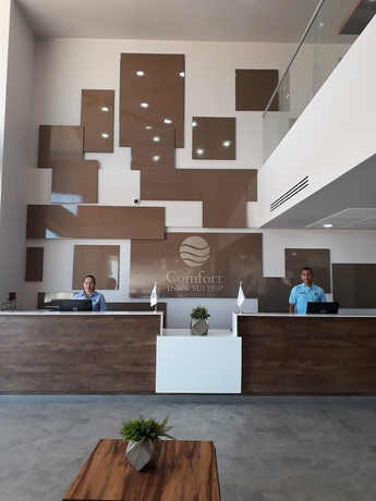 Imagen de los interiores del Hotel Comfort Inn and Suites Los Cabos. Foto 19