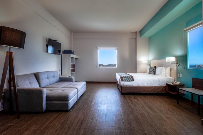 Imagen de la habitación del Hotel Comfort Inn and Suites Los Cabos. Foto 10