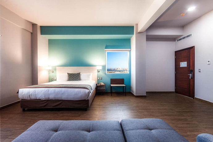 Imagen de la habitación del Hotel Comfort Inn and Suites Los Cabos. Foto 11