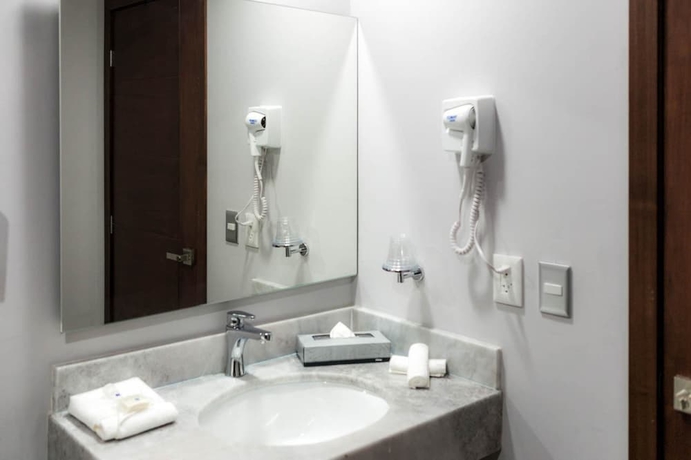 Imagen de la habitación del Hotel Comfort Inn and Suites Los Cabos. Foto 15