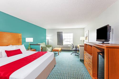Imagen de la habitación del Hotel Comfort Inn and Suites Louisville Airport Fair and Expo. Foto 4