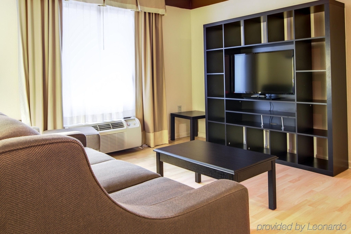 Imagen general del Hotel Comfort Inn and Suites Macon North I-75. Foto 11