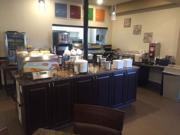 Imagen del bar/restaurante del Hotel Comfort Inn and Suites Medicine Hat. Foto 5