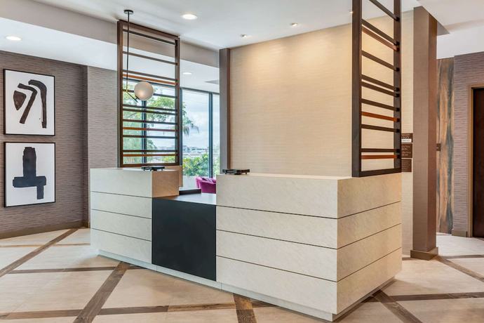 Imagen de los interiores del Hotel Comfort Inn and Suites Miami International Airport. Foto 18