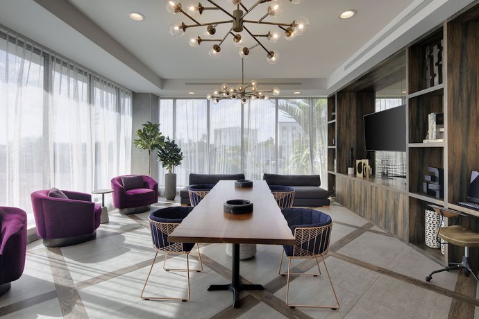 Imagen de los interiores del Hotel Comfort Inn and Suites Miami International Airport. Foto 20